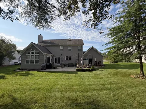Exterior - 1068 Fox Path, West Dundee, IL 60118 photo 3 of 4