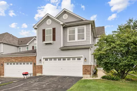 1549 Brompton Ln, Crystal Lake, IL 60014