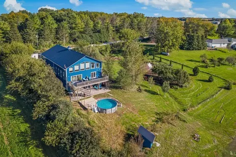 22998 260th Ave, Leclaire, IA 52753