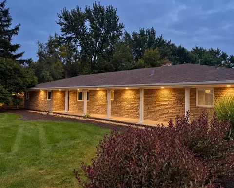 22 W689 Elmwood Dr, Glen Ellyn, IL 60137