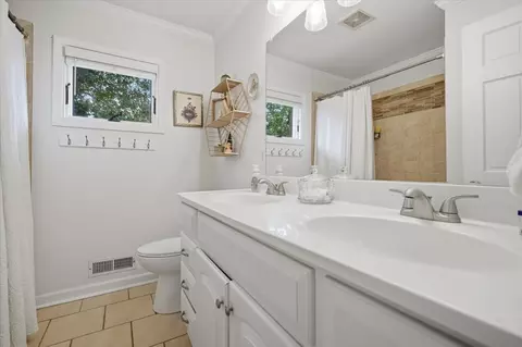 Bath - 801 Smith Dr, Normal, IL 61761 photo 1 of 1