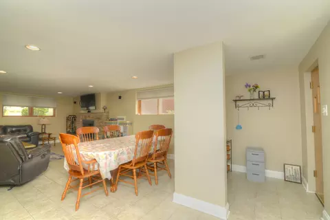 Dining - 828 S Mitchell Rd, Elmhurst, IL 60126 photo 4 of 4