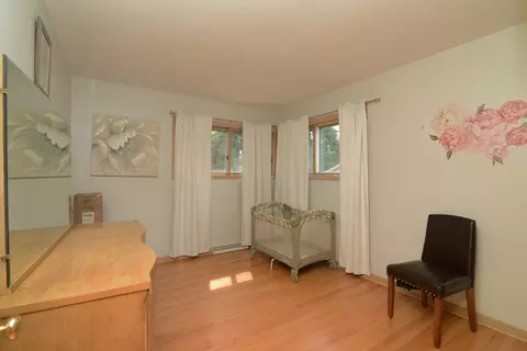 Bedroom - 828 S Mitchell Rd, Elmhurst, IL 60126 photo 3 of 4