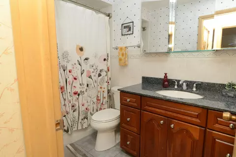 Bath - 828 S Mitchell Rd, Elmhurst, IL 60126 photo 2 of 3