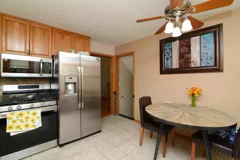 Kitchen - 828 S Mitchell Rd, Elmhurst, IL 60126 photo 2 of 3