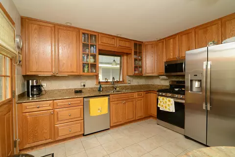Kitchen - 828 S Mitchell Rd, Elmhurst, IL 60126 photo 3 of 3