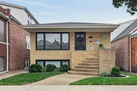 5533 S Sayre Ave, Chicago, IL 60638