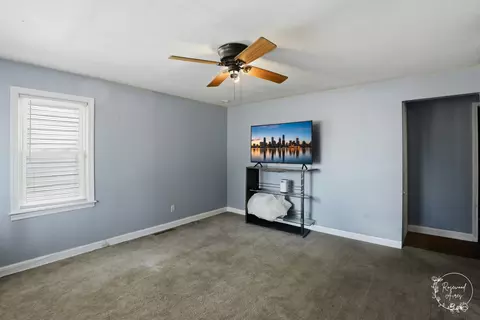 Living - 1556 S 4th Ave, Kankakee, IL 60901 photo 4 of 5