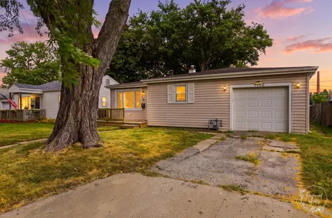 Exterior - 1556 S 4th Ave, Kankakee, IL 60901 photo 2 of 4