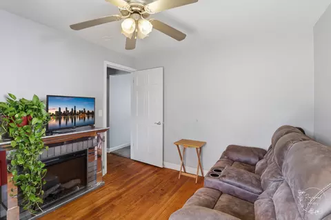 Living - 1556 S 4th Ave, Kankakee, IL 60901 photo 5 of 5