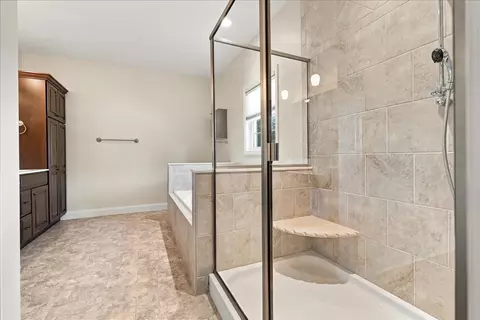 Bath - 3790 Renaissance Dr, Normal, IL 61761 photo 2 of 6