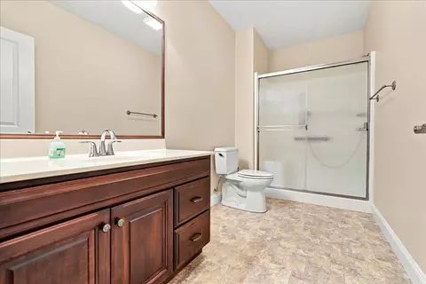 Bath - 3790 Renaissance Dr, Normal, IL 61761 photo 6 of 6
