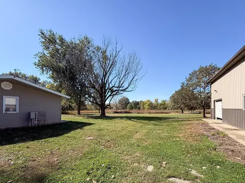 Exterior - 1367 County Road 1000, Lerna, IL 62440 photo 13 of 18