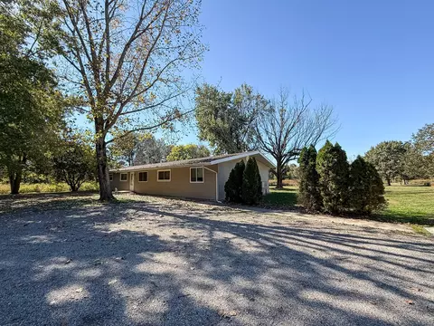 Exterior - 1367 County Road 1000, Lerna, IL 62440 photo 11 of 18