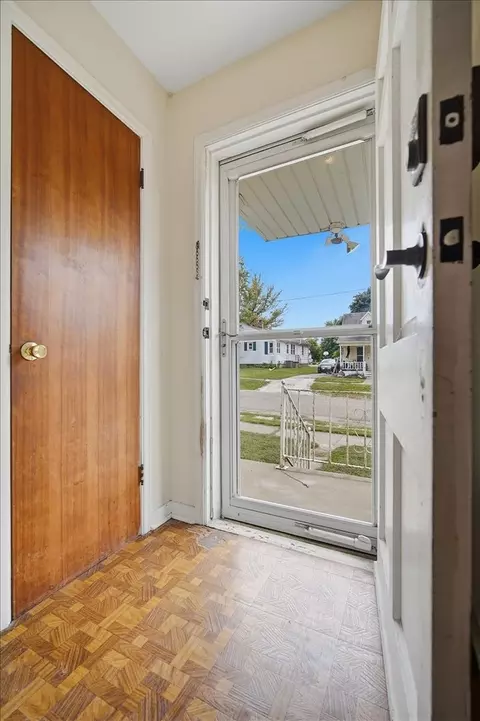 Entry Way - 306 E Columbia St, Danvers, IL 61732 photo 1 of 4