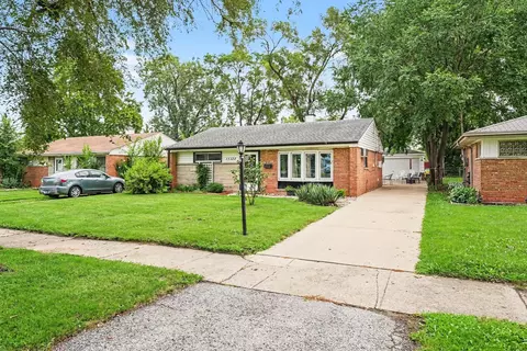 Exterior - 17333 Lorenz Ave, Lansing, IL 60438 photo 2 of 5