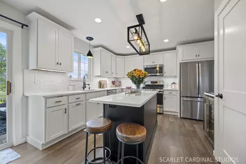 Kitchen - 1329 Wabena Ave, Minooka, IL 60447 photo 2 of 4