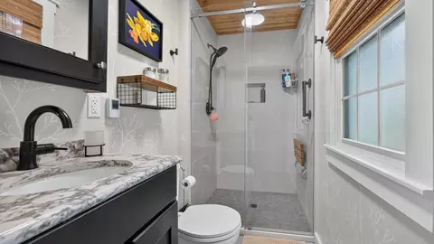 Bath - 313 Vista Dr, Bloomington, IL 61701 photo 1 of 3