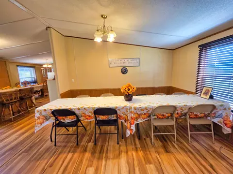 Dining - 121 Meyer St, Flora, IL 62839 photo 5 of 5