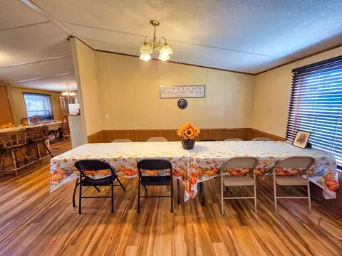 Dining - 121 Meyer St, Flora, IL 62839 photo 1 of 5