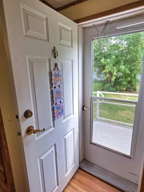 Entry Way - 121 Meyer St, Flora, IL 62839 photo 1 of 2