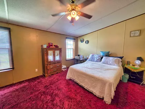 Bedroom - 121 Meyer St, Flora, IL 62839 photo 2 of 7