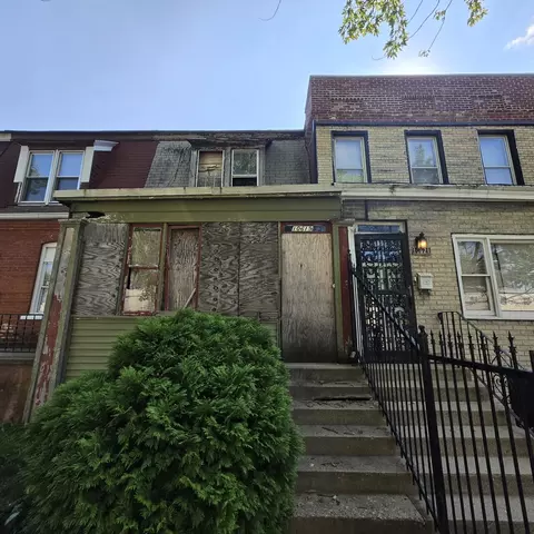 10619 S Champlain Ave, Chicago, IL 60628 photo 2