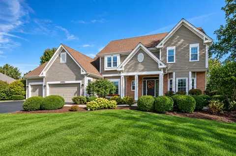 39 W832 Carl Sandburg Rd, Saint Charles, IL 60175