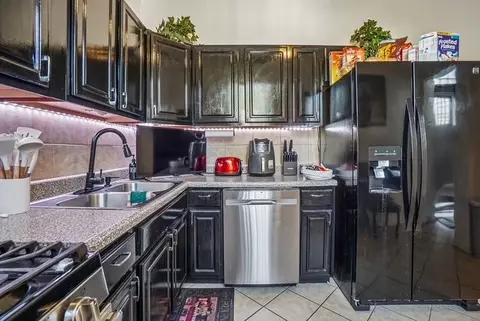 Kitchen - 514 W 66th St, Chicago, IL 60621 photo 2 of 2