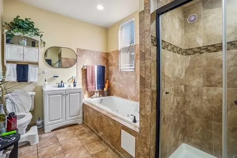 Bath - 514 W 66th St, Chicago, IL 60621 photo 2 of 3