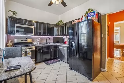 Kitchen - 514 W 66th St, Chicago, IL 60621 photo 1 of 2