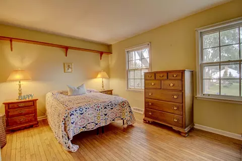 Bedroom - 853 Dorset Dr, Wheaton, IL 60189 photo 3 of 5