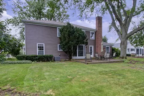 Exterior - 853 Dorset Dr, Wheaton, IL 60189 photo 2 of 4