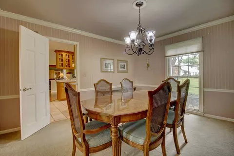 Dining - 853 Dorset Dr, Wheaton, IL 60189 photo 2 of 3