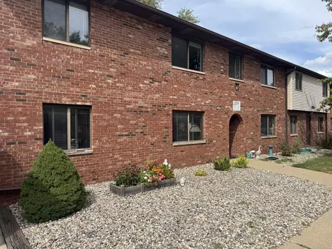 1204 Dean Dr #5, Urbana, IL 61802