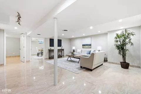 Living - 2 Washington St, Glenview, IL 60025 photo 5 of 6