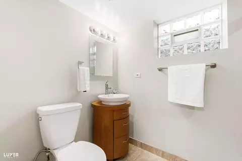 Bath - 2 Washington St, Glenview, IL 60025 photo 2 of 4