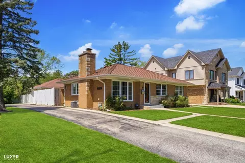 Exterior - 2 Washington St, Glenview, IL 60025 photo 6 of 6