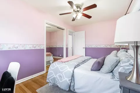 Bedroom - 2 Washington St, Glenview, IL 60025 photo 6 of 8