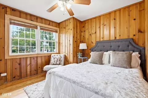 Bedroom - 2 Washington St, Glenview, IL 60025 photo 1 of 8