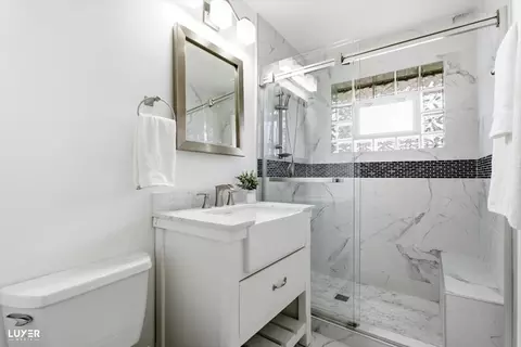 Bath - 2 Washington St, Glenview, IL 60025 photo 1 of 4