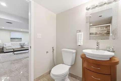 Bath - 2 Washington St, Glenview, IL 60025 photo 4 of 4