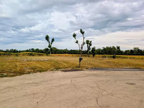 3 Julie Ct, Kankakee, IL 60901 photo 2