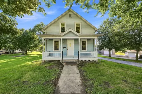 815 N High St, Port Byron, IL 61275