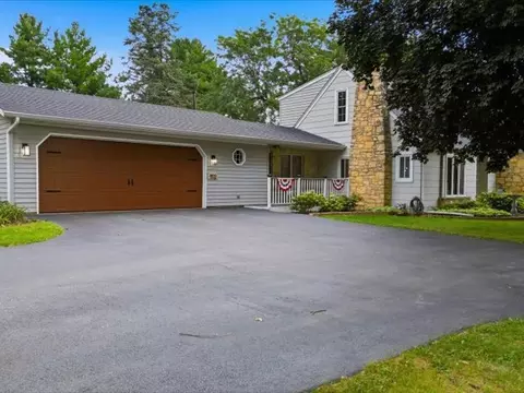Exterior - 902 W Washington St, Oregon, IL 61061 photo 3 of 11