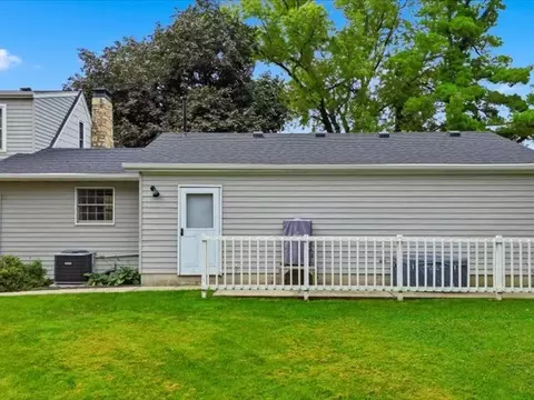 Exterior - 902 W Washington St, Oregon, IL 61061 photo 6 of 11