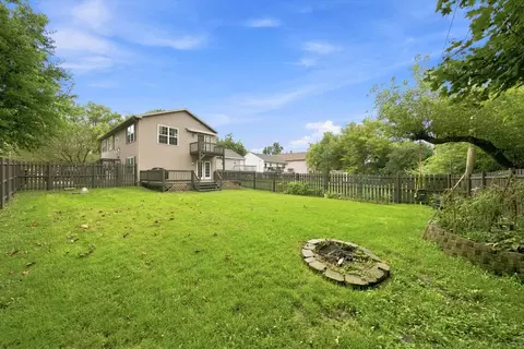 Exterior - 1379 Cary Rd, Algonquin, IL 60102 photo 4 of 7