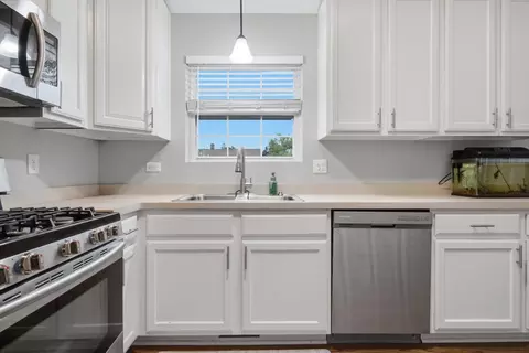 Kitchen - 1379 Cary Rd, Algonquin, IL 60102 photo 3 of 4