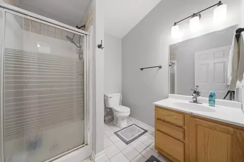 Bath - 1379 Cary Rd, Algonquin, IL 60102 photo 2 of 3