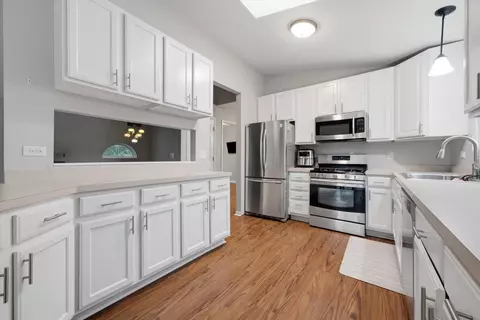 Kitchen - 1379 Cary Rd, Algonquin, IL 60102 photo 1 of 4